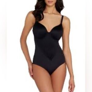 Flexees black bodyshaper bodysuit shape wear 38DD ajustable strap comfy